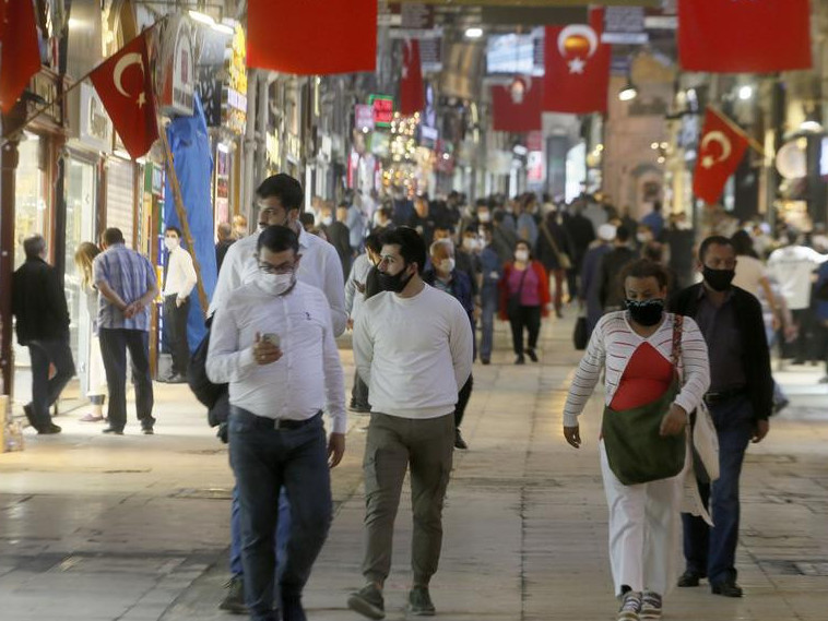 Түркияда Омикрон штамы тіркелді