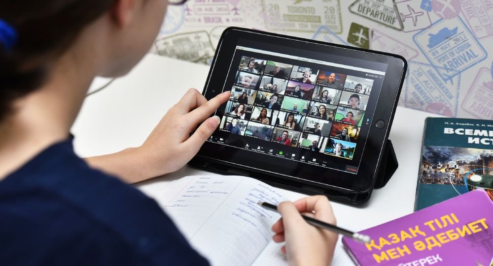 ШҚО-да 1-9 сынып оқушылары онлайн оқиды
