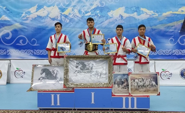 Балғын балуандар белдесті