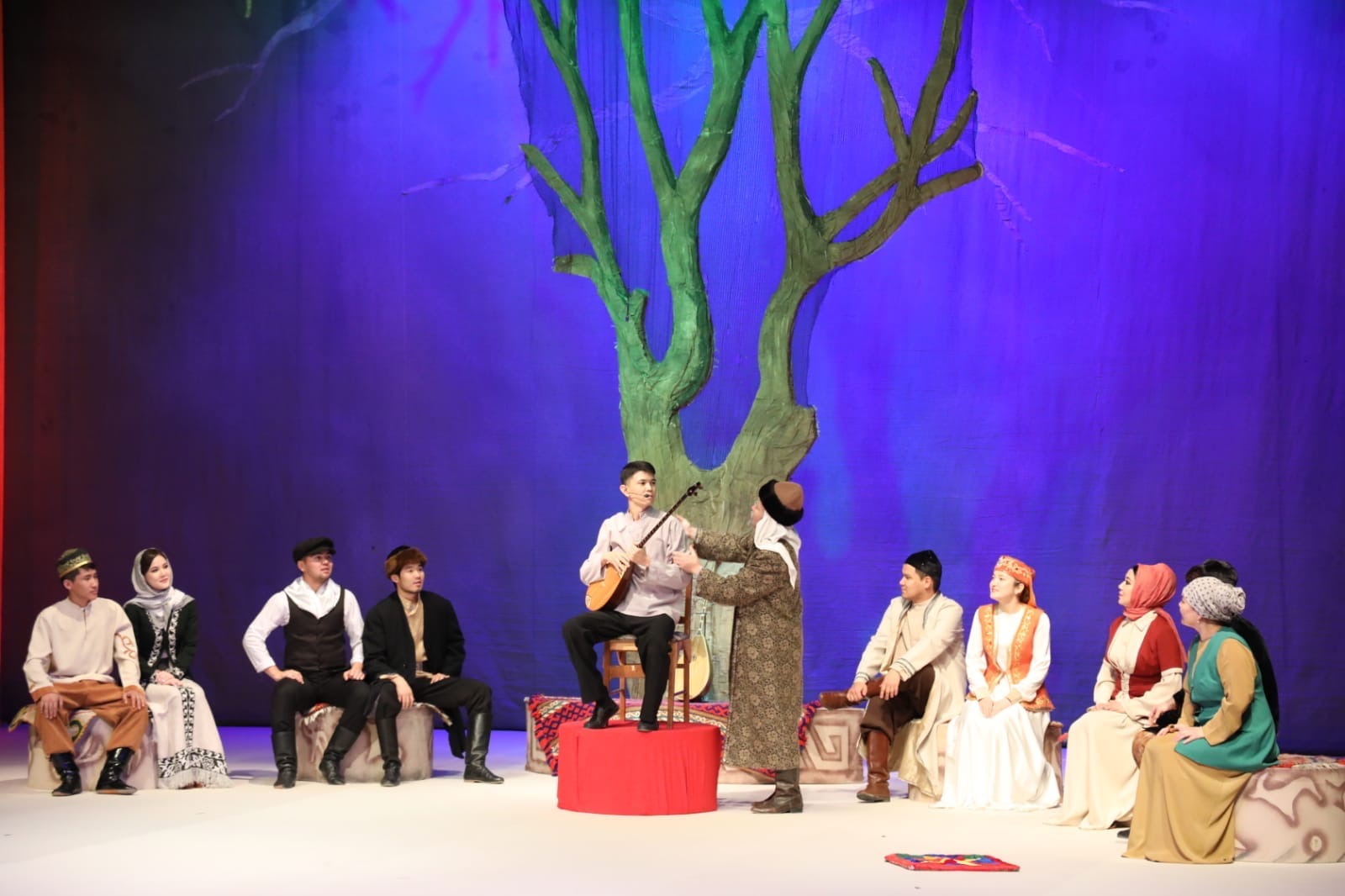 Жыр жампозы – Көшеней