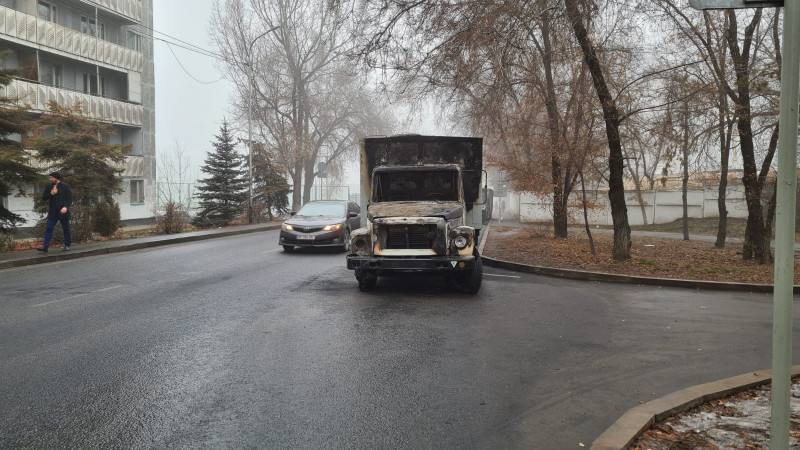 Көшелер қалпына келтіріліп жатыр