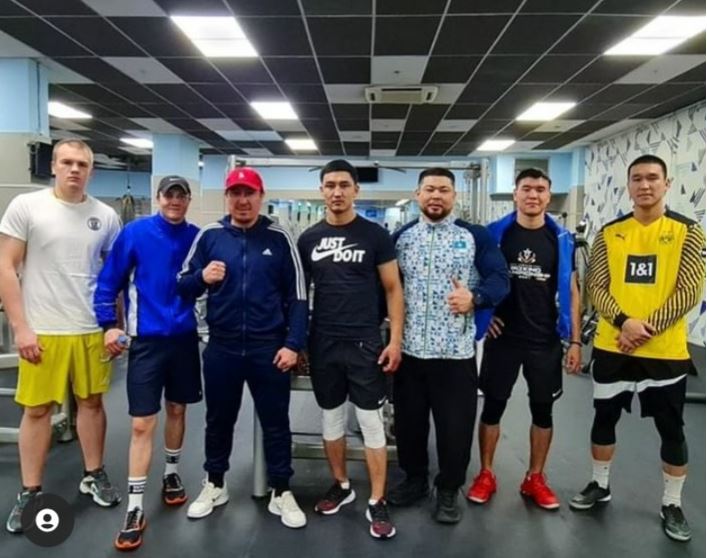 Әбілхан кәсіпқой боксқа ауысты ма?