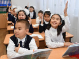 Барлық бастауыш сынып оқушылары мектепке барып оқиды