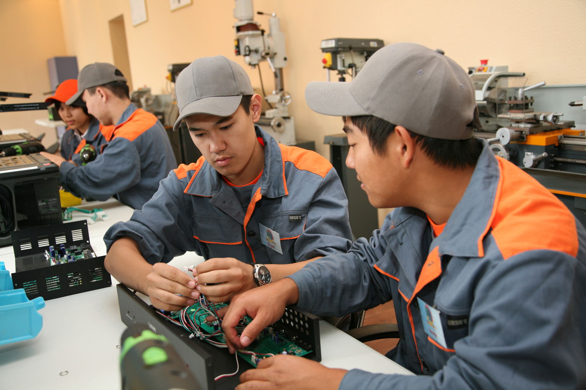 Бізге қандай техникалық университет керек?