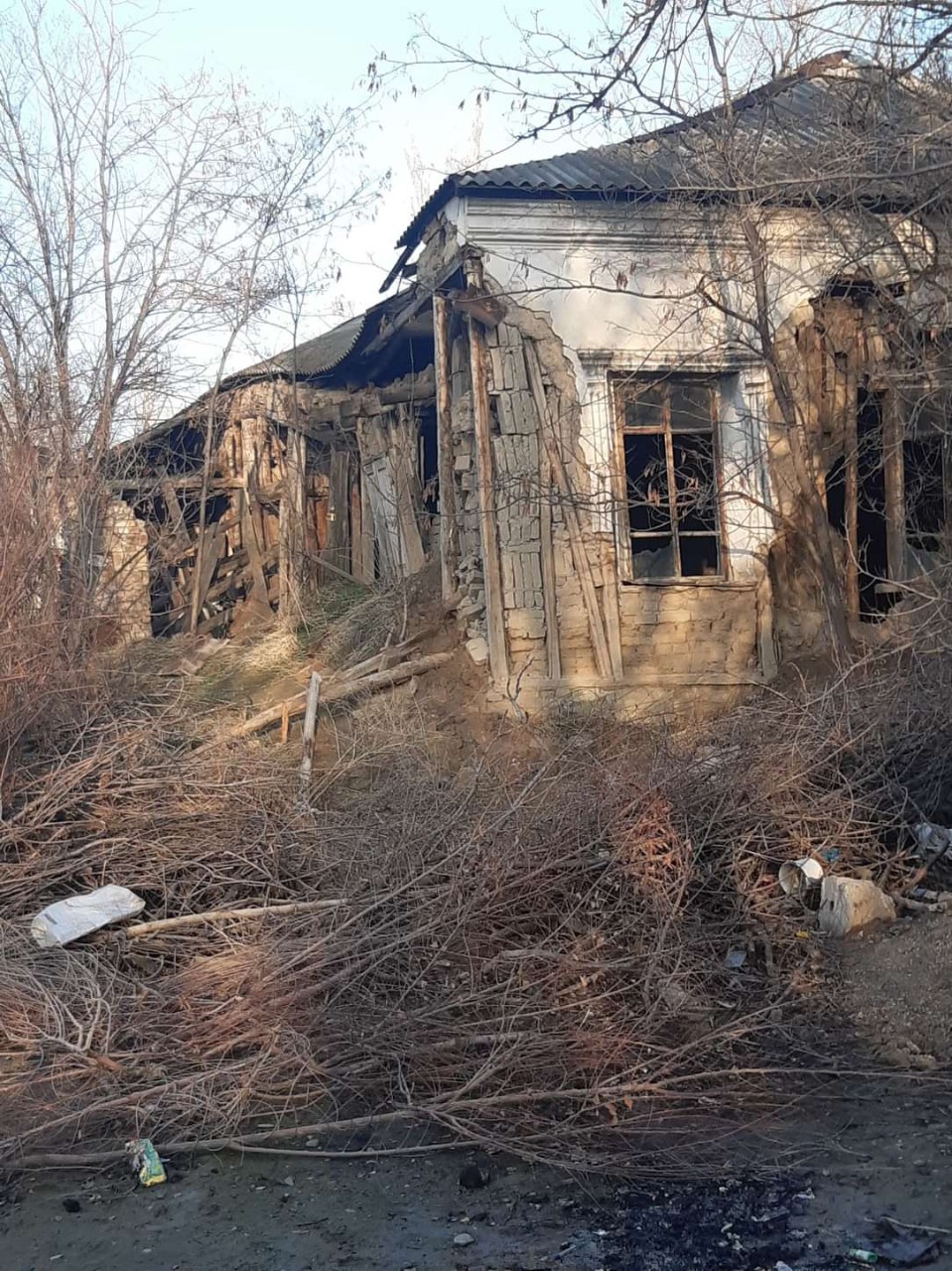 Көне ескерткіштер көзден таса қалуда