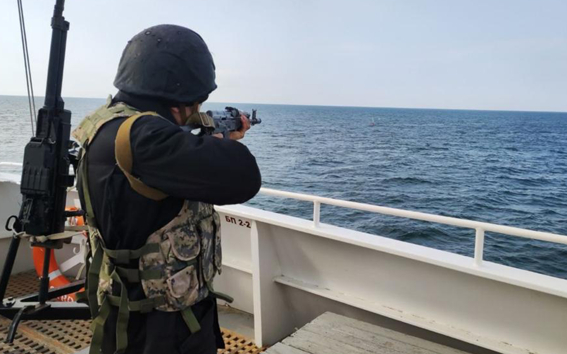 Шекарашылар теңізде жауынгерлік ату бойынша жаттығу өткізді