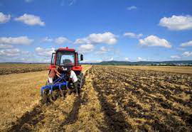 Ауылдастарына жер жыртып бермек