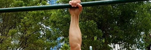 Оң қолы 37 секундқа шыдап берді