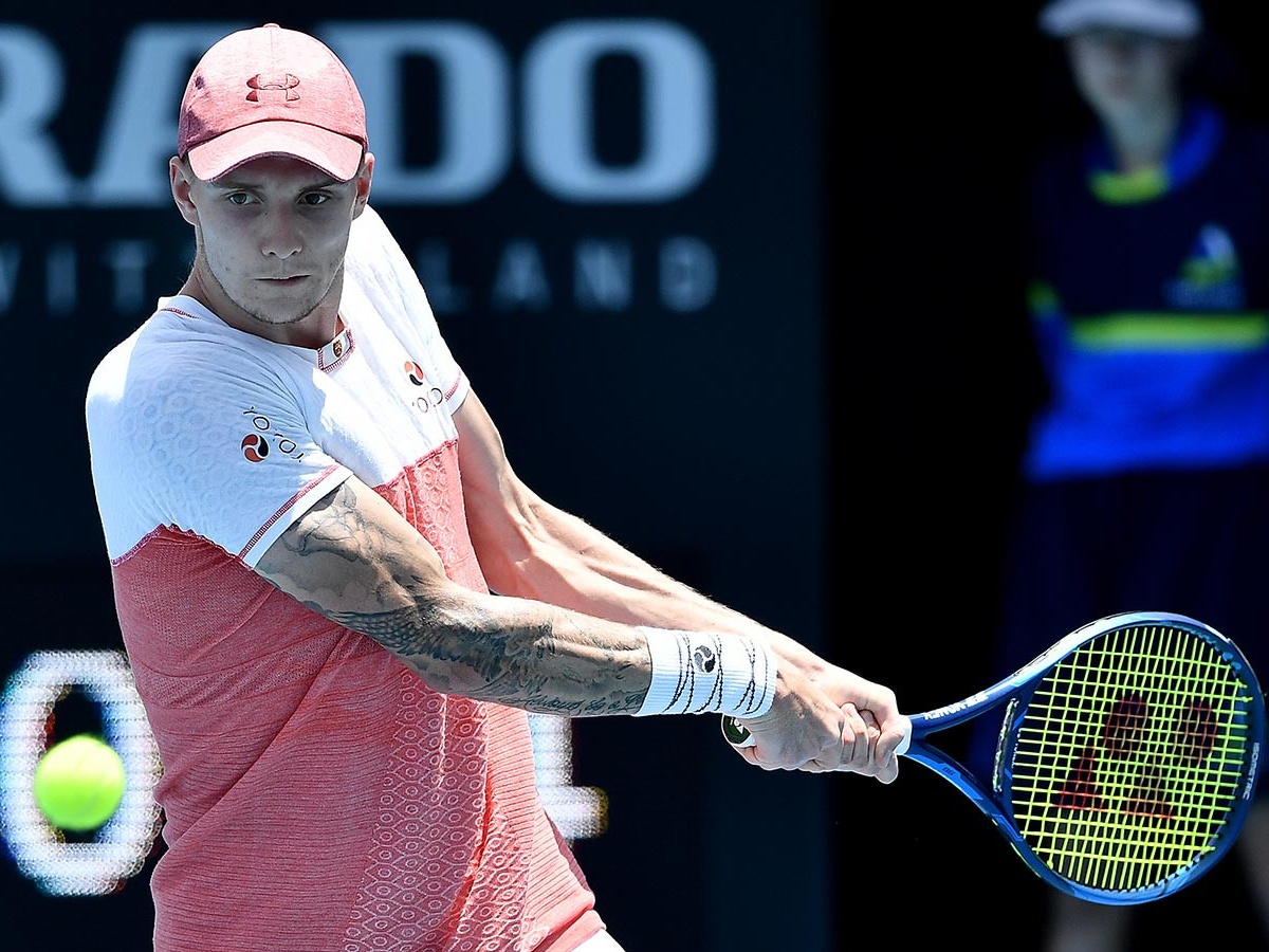 Жұп құрағандар жұтынып тұр