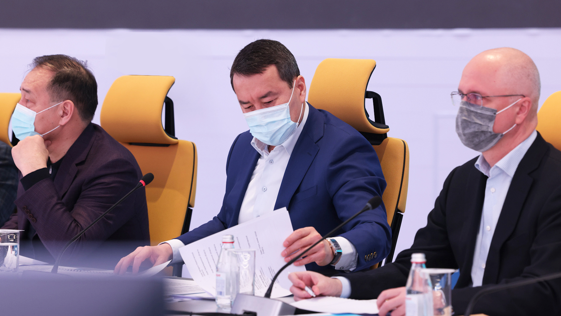 Әлихан Смайылов азық-түлік бағасын тұрақтандыру бойынша кеңес өткізді