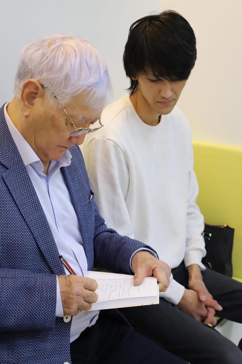 Автограф-сессия