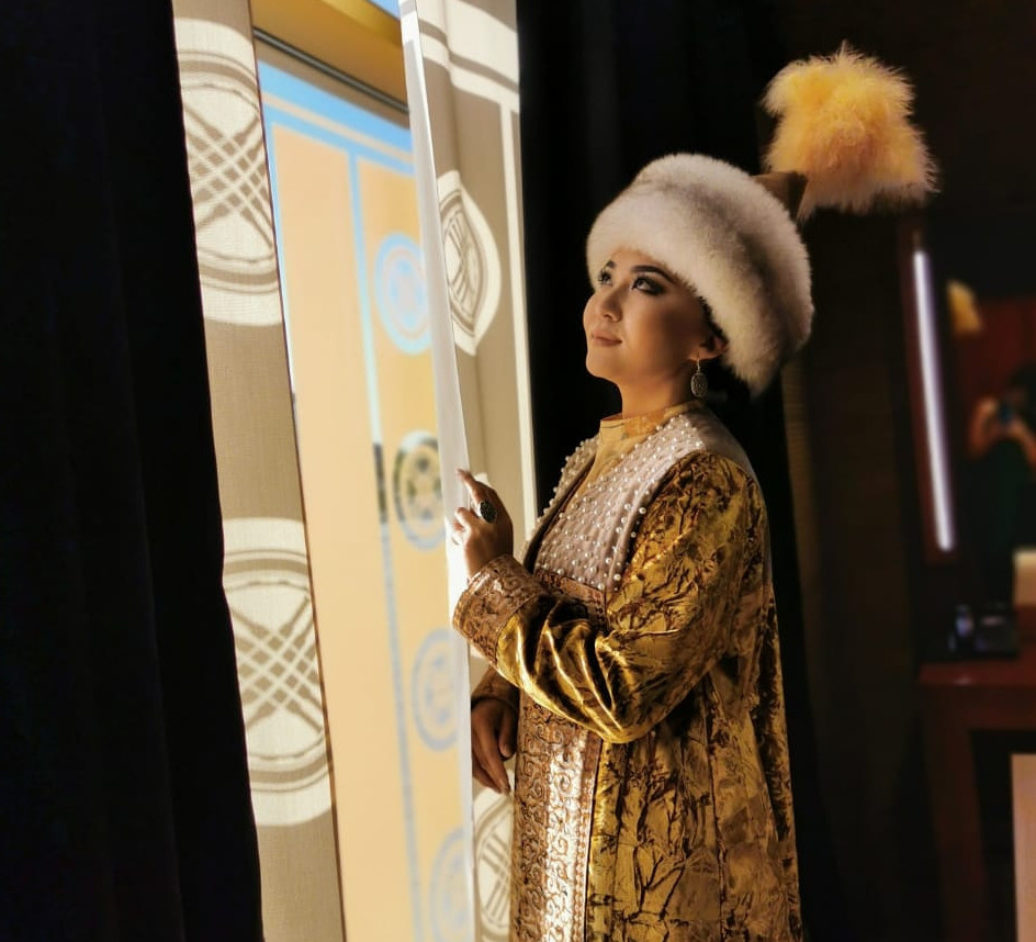 Қыз Жібек, Тебальдо, Джанетта...