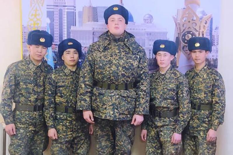 Ең ұзын сарбаз