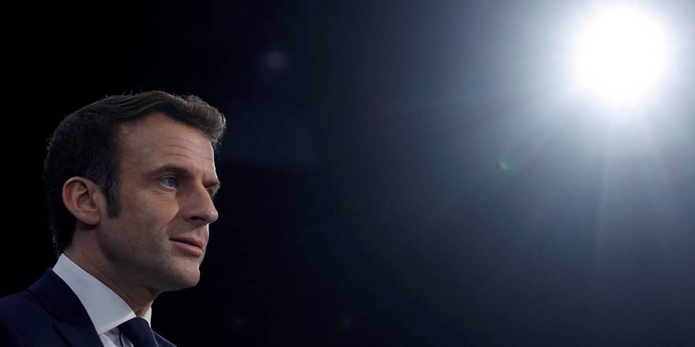 Макронды күту