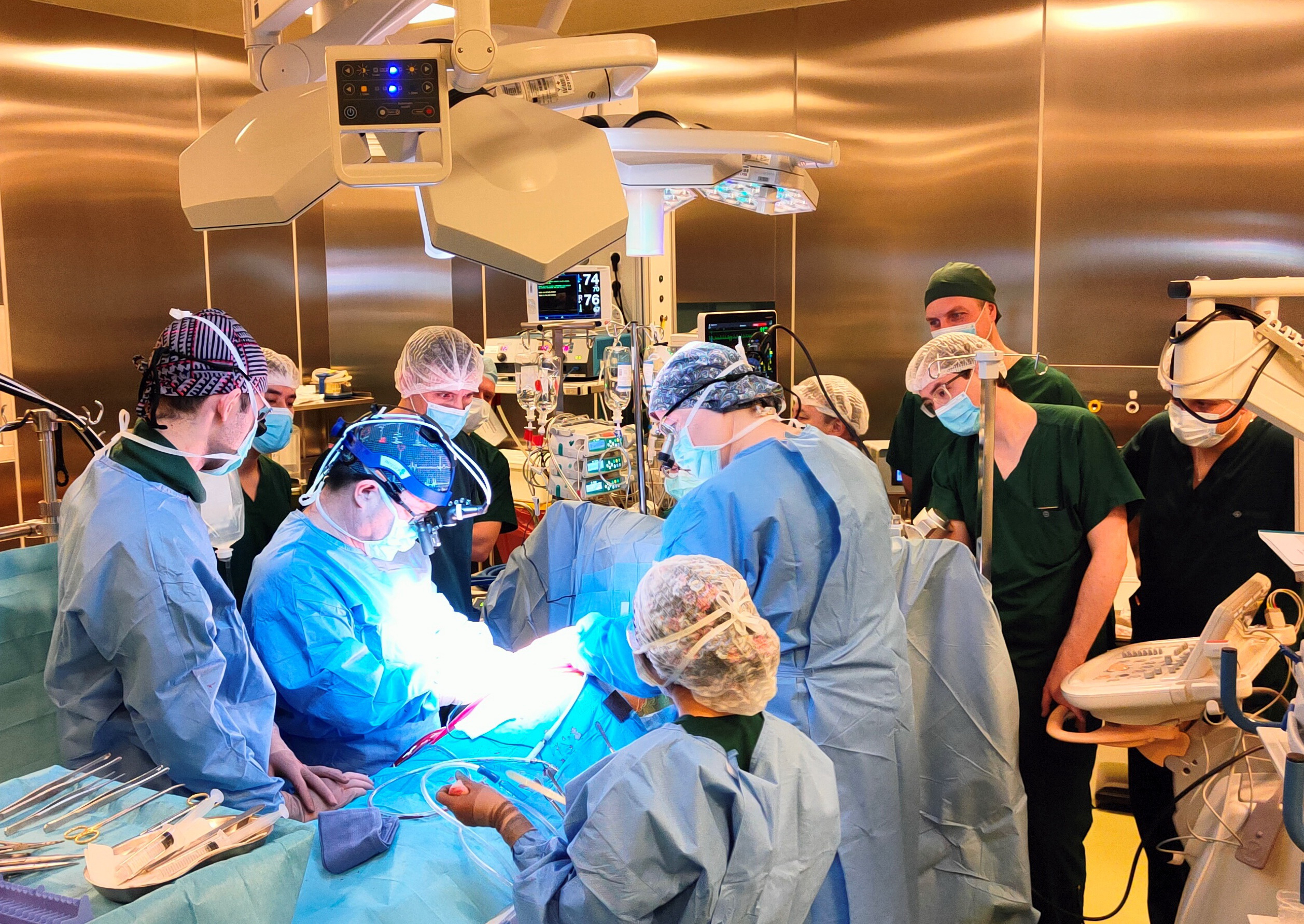 Дәрігерлер LVAD имплантациясы бойынша шеберлік көрсетті