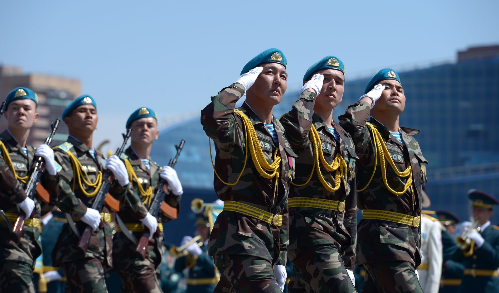 Кәсіби армия құрудың алғышарты қандай?