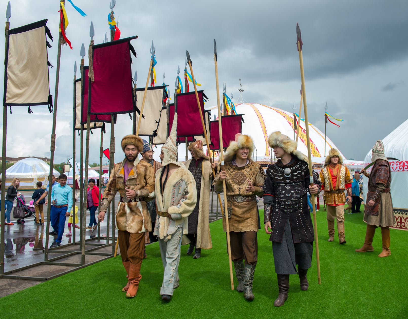 Жігіттің жақсысы – нағашыдан