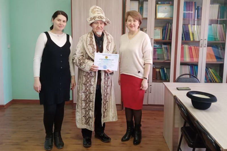 Тіл үйренуге ынтыққан қария