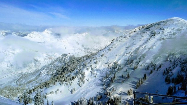 Алматыды қар көшкінінің астында қалған екі адам іздестіріліп жатыр