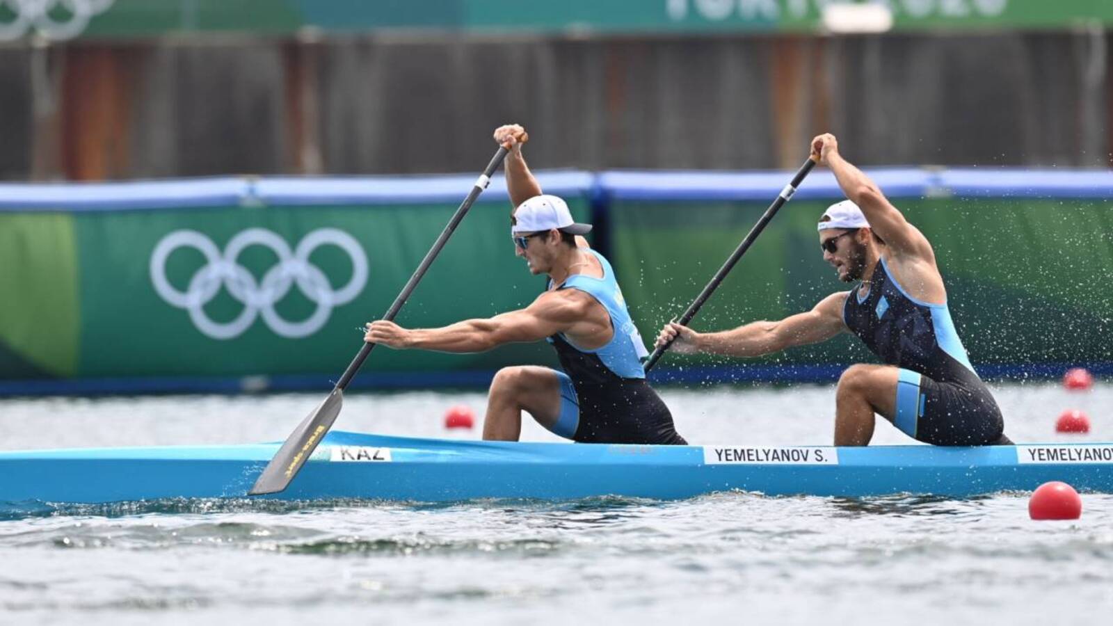 Жастар Түркістандағы ескек есу базасында жаттығады