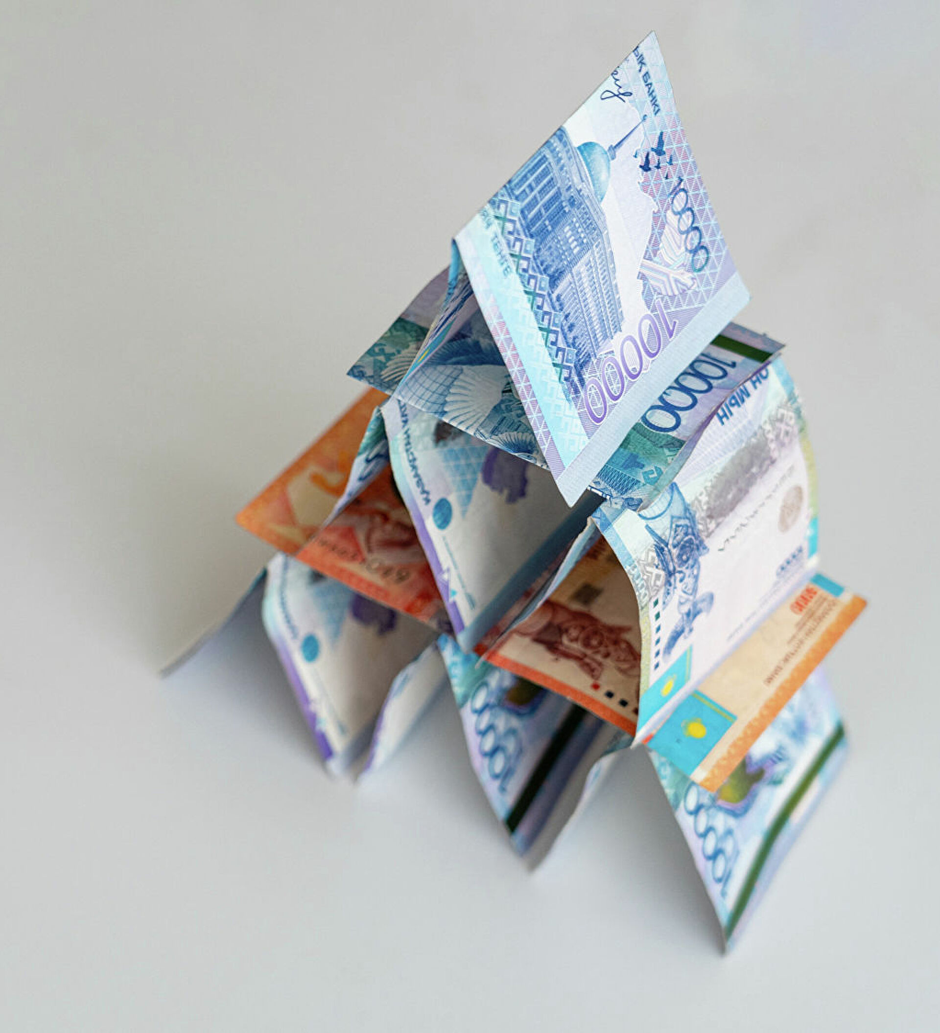 Қаржы пирамидасы: Алаяқтық азаймай тұр