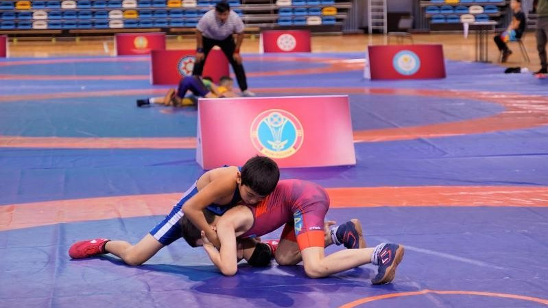 Балғын балуандар белдесті