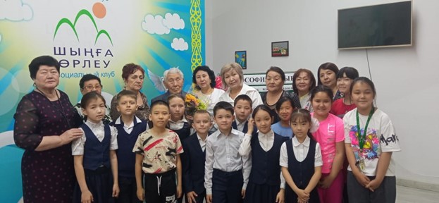 Жас балдырғандар академикпен кездесті