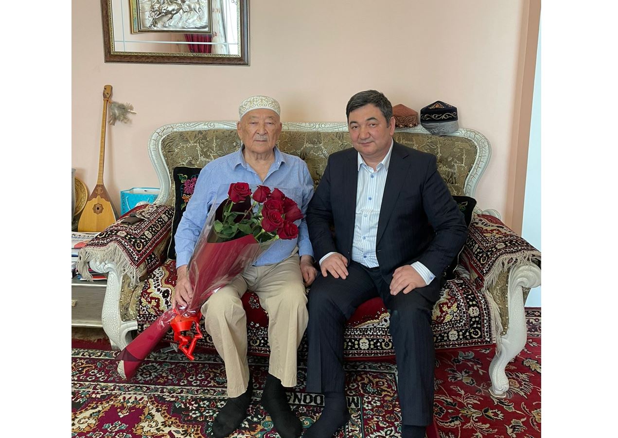 Ардагерді мерекемен құттықтады