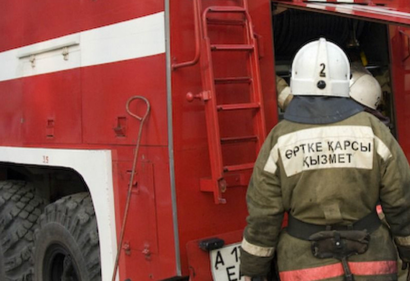 Алматыда жатақхана өртеніп, 48 адам баспанасыз қалды