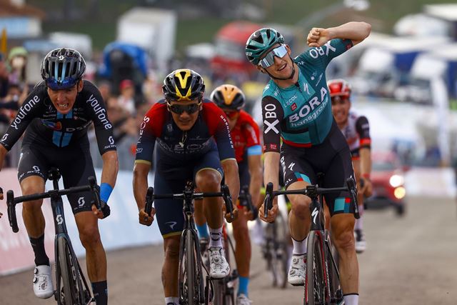 Нибали үздіктер қатарынан көрінді