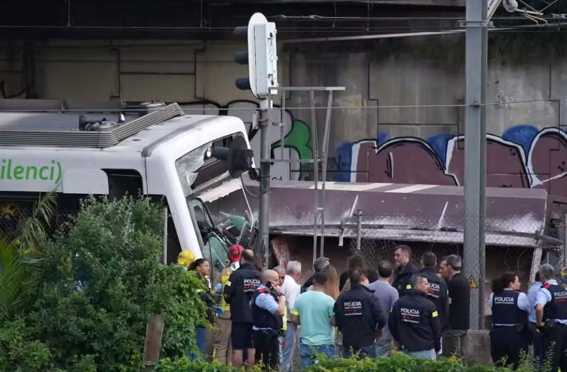 Испанияда екі пойыз соқтығысып, 85 адам зардап шекті