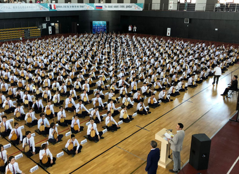 Мың бала бір мезетте күй тартып, рекорд жасады