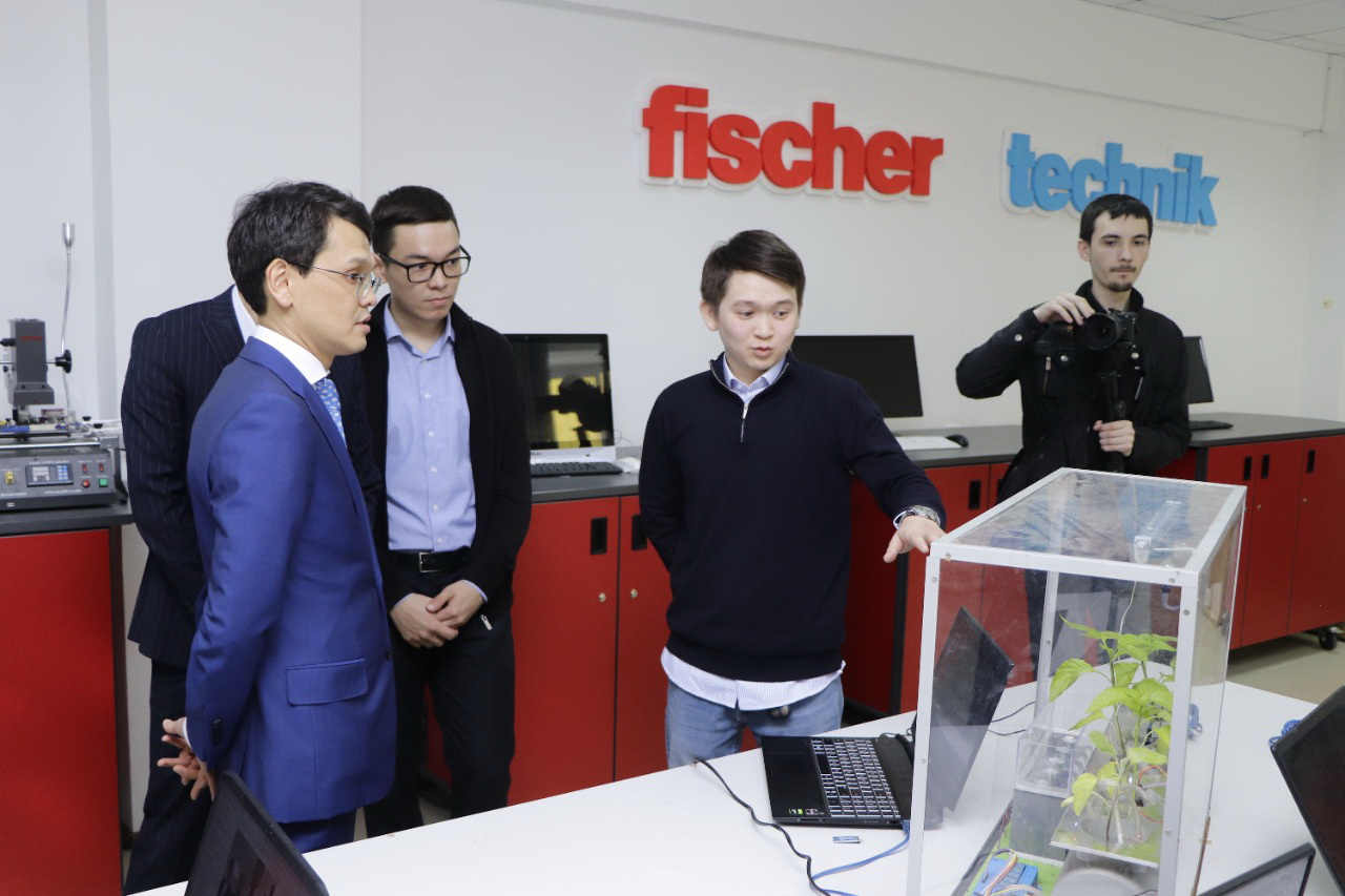 Цифрландыру жобаларымен танысты