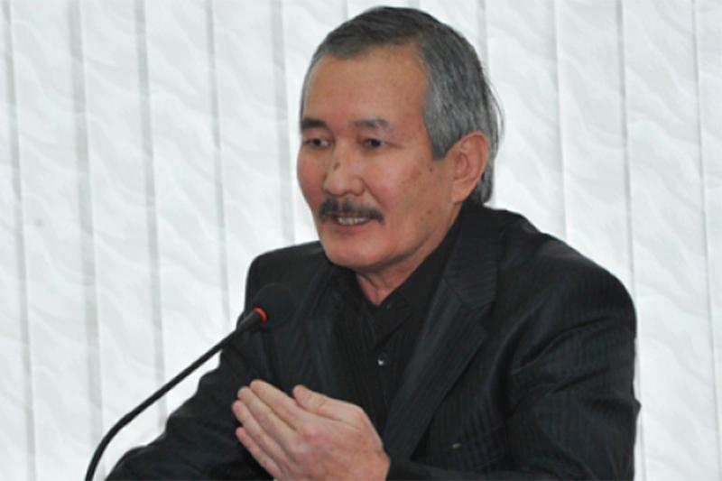 Жазушы Смағұл Елубай референдумда дауыс берді