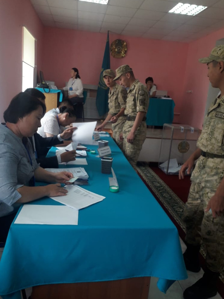 Шекара қызметінің ұжымы дауыс берді