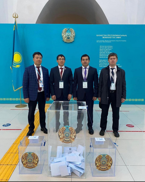 Халықаралық Түркі академиясының байқаушылары учаскелерді күні бойы бақылайды