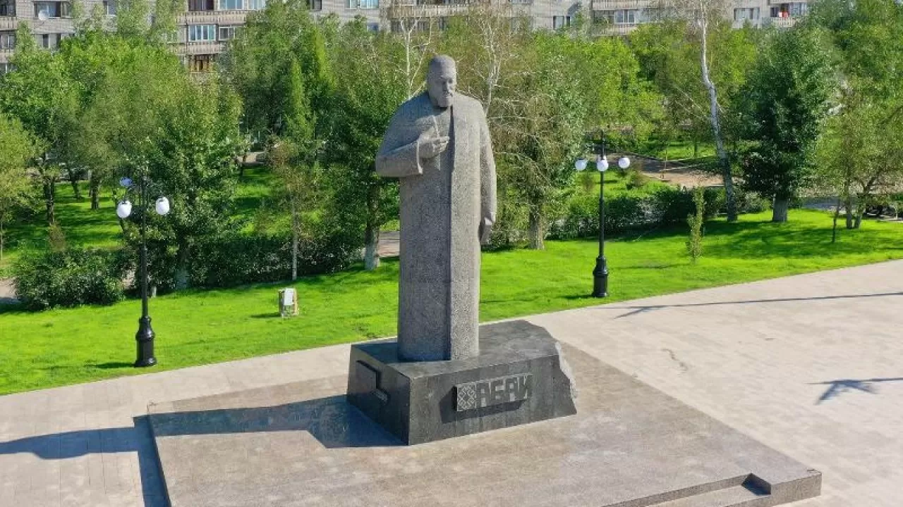 Абайдағы алғашқы сессия отырысы