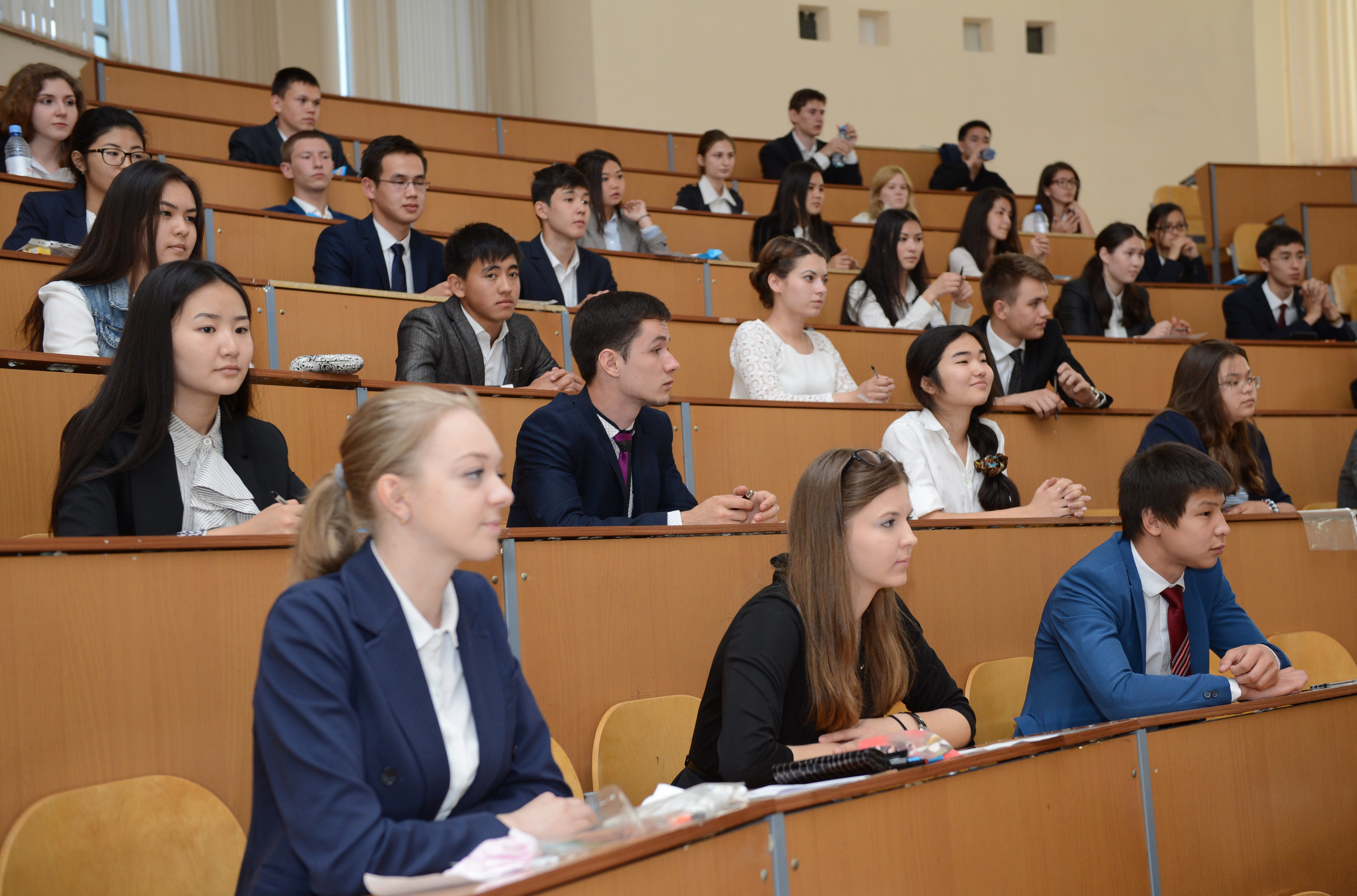 Жоғары нәтиже көрсеткендер де, ереже бұзғандар да бар