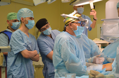 Белгілі ортопед туа бітті жамбас буынының шығуы бойынша шеберлік сағатын өткізді