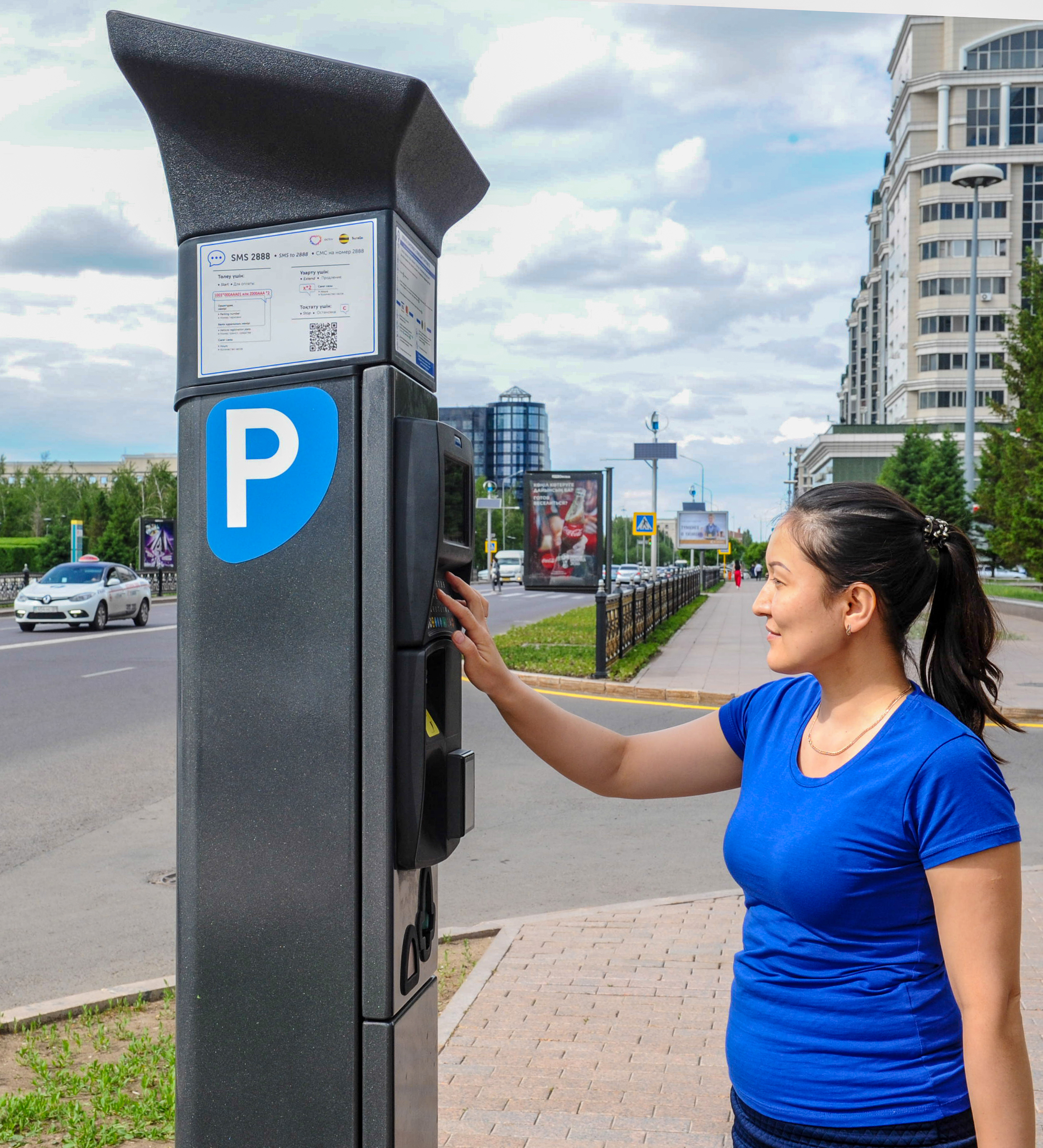 Ақылы автотұрақ: Пайда таба ма, қалтаны қаға ма?