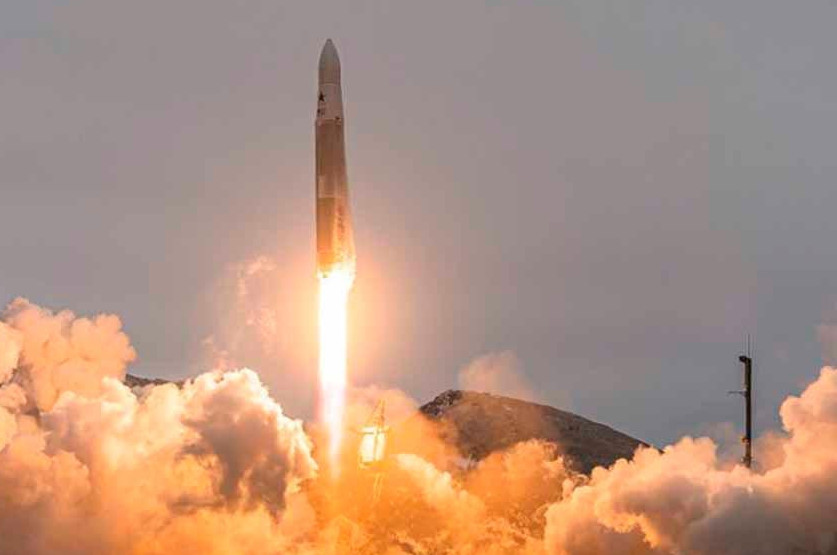 Америкалық Rocket зымыраны апатқа ұшырады