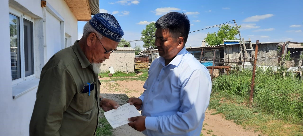 Ардагерлерге газет жаздырып берді