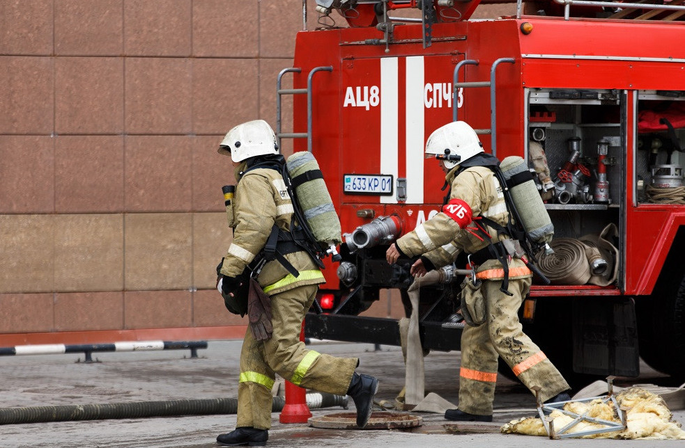 Атырауда екі қабатты ғимараттан өрт шықты