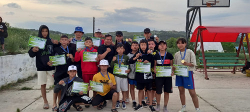 Бұқтырманың жағасында жас жеткіншектер жарысы өтті