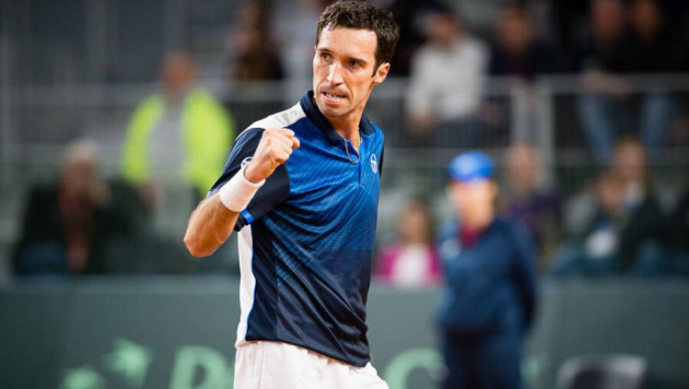 Шешуші кезеңде ойнайды