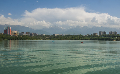 Алматыдағы Сайран көлінен ішек таяқшалары анықталды