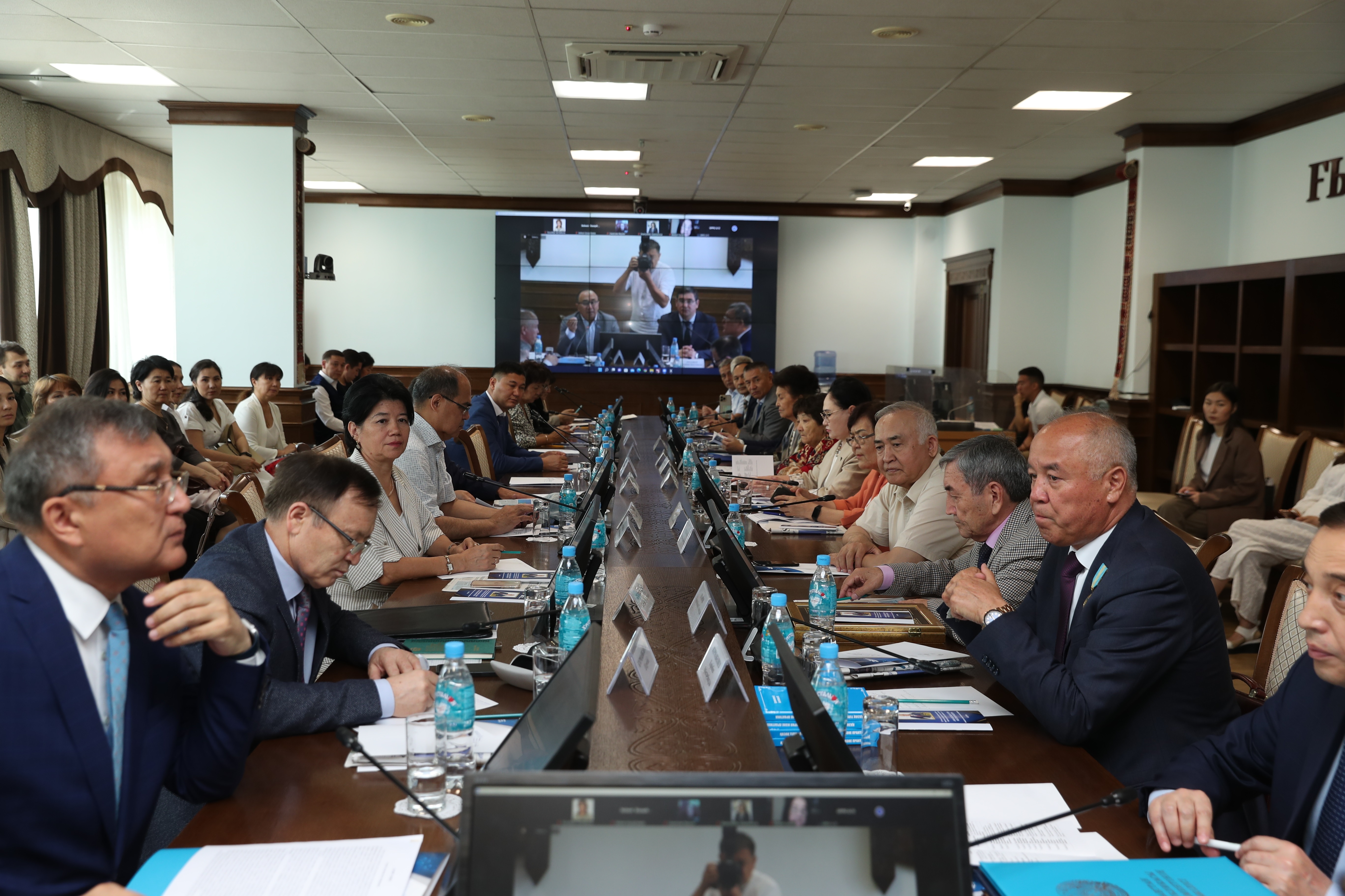 Тіл мәселесі талқыланды