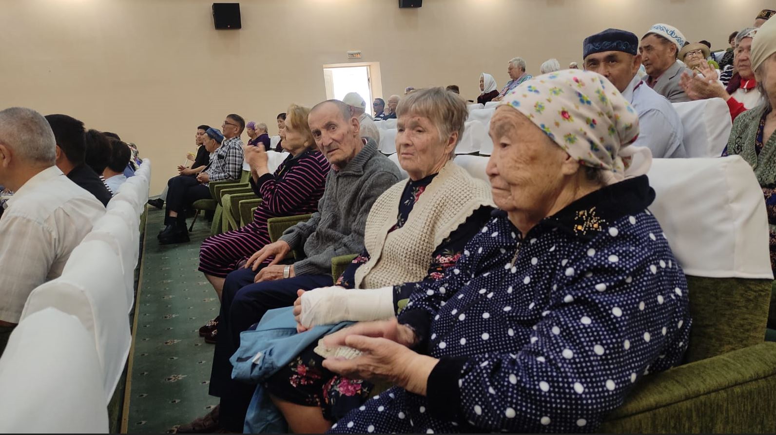 Қарттар үйіндегі вальс