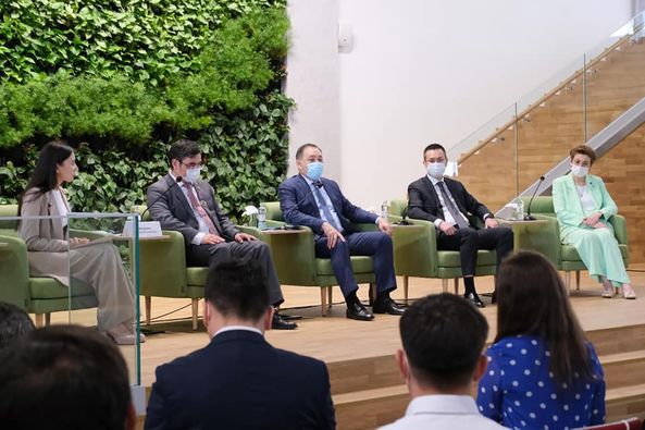 Шығармашыл жастармен кездесті