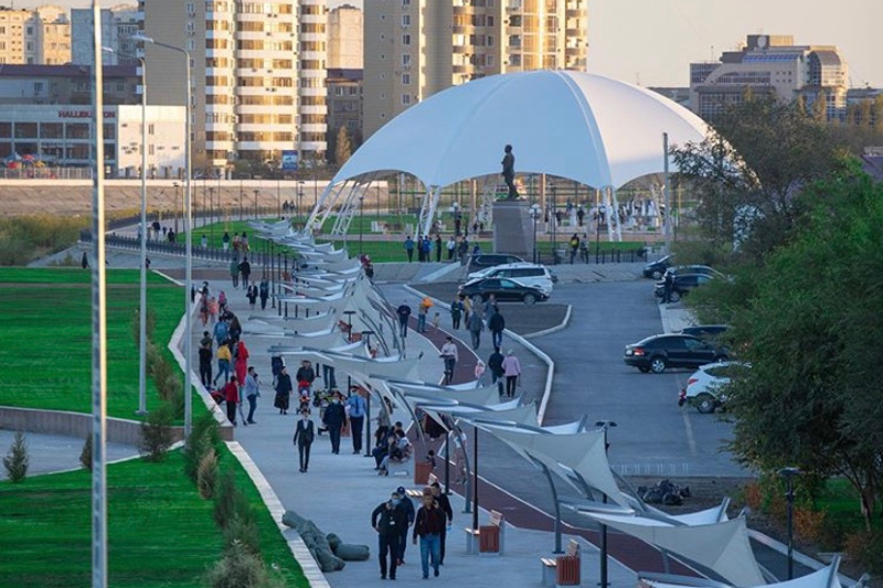 Оқырман залына айналған саябақ